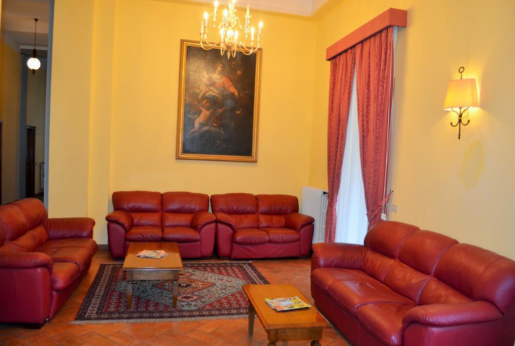 Hotel Oasi Neumann Cortona Luaran gambar