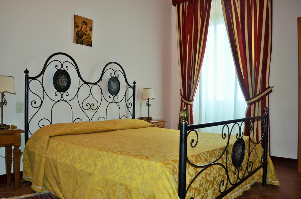 Hotel Oasi Neumann Cortona Luaran gambar