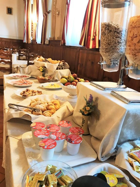 Hotel Oasi Neumann Cortona Luaran gambar