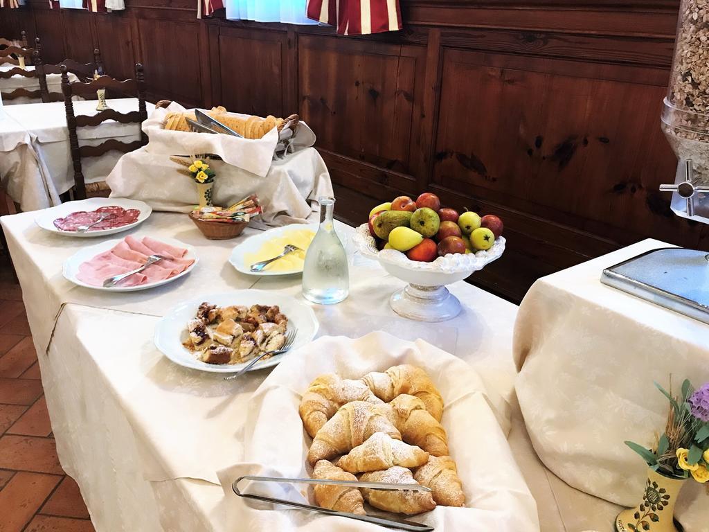 Hotel Oasi Neumann Cortona Luaran gambar