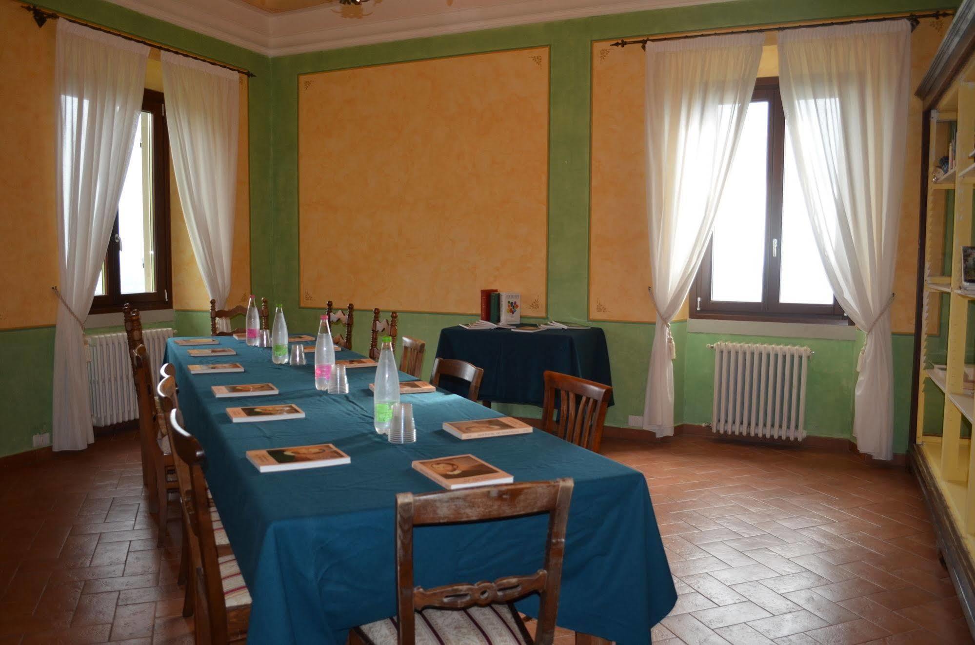 Hotel Oasi Neumann Cortona Luaran gambar
