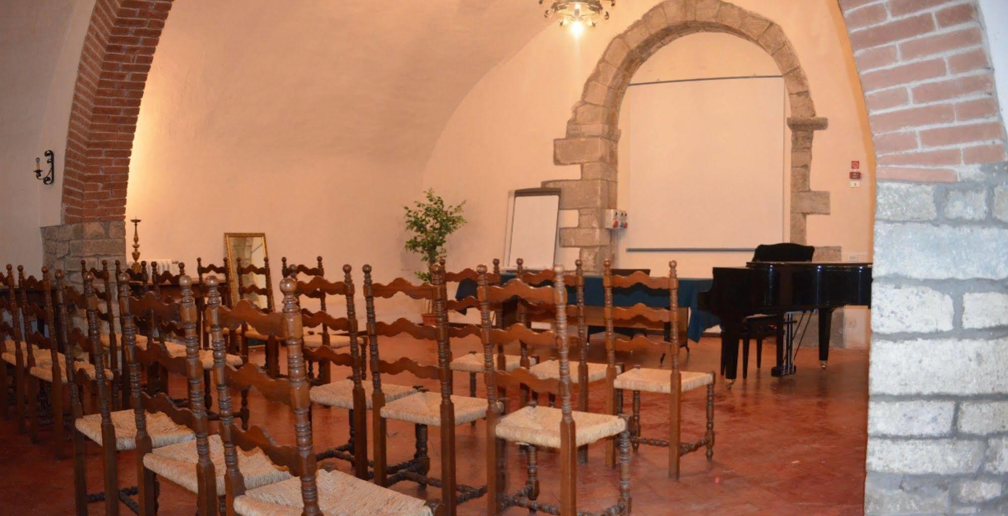 Hotel Oasi Neumann Cortona Luaran gambar