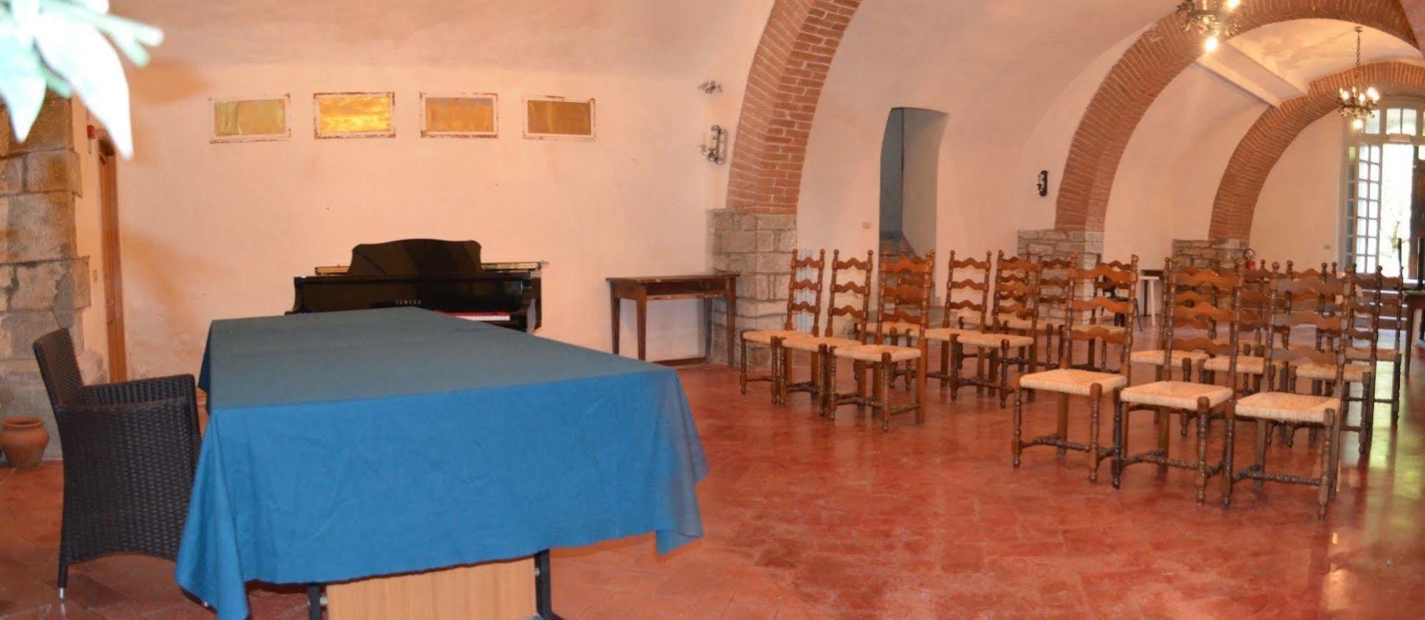 Hotel Oasi Neumann Cortona Luaran gambar
