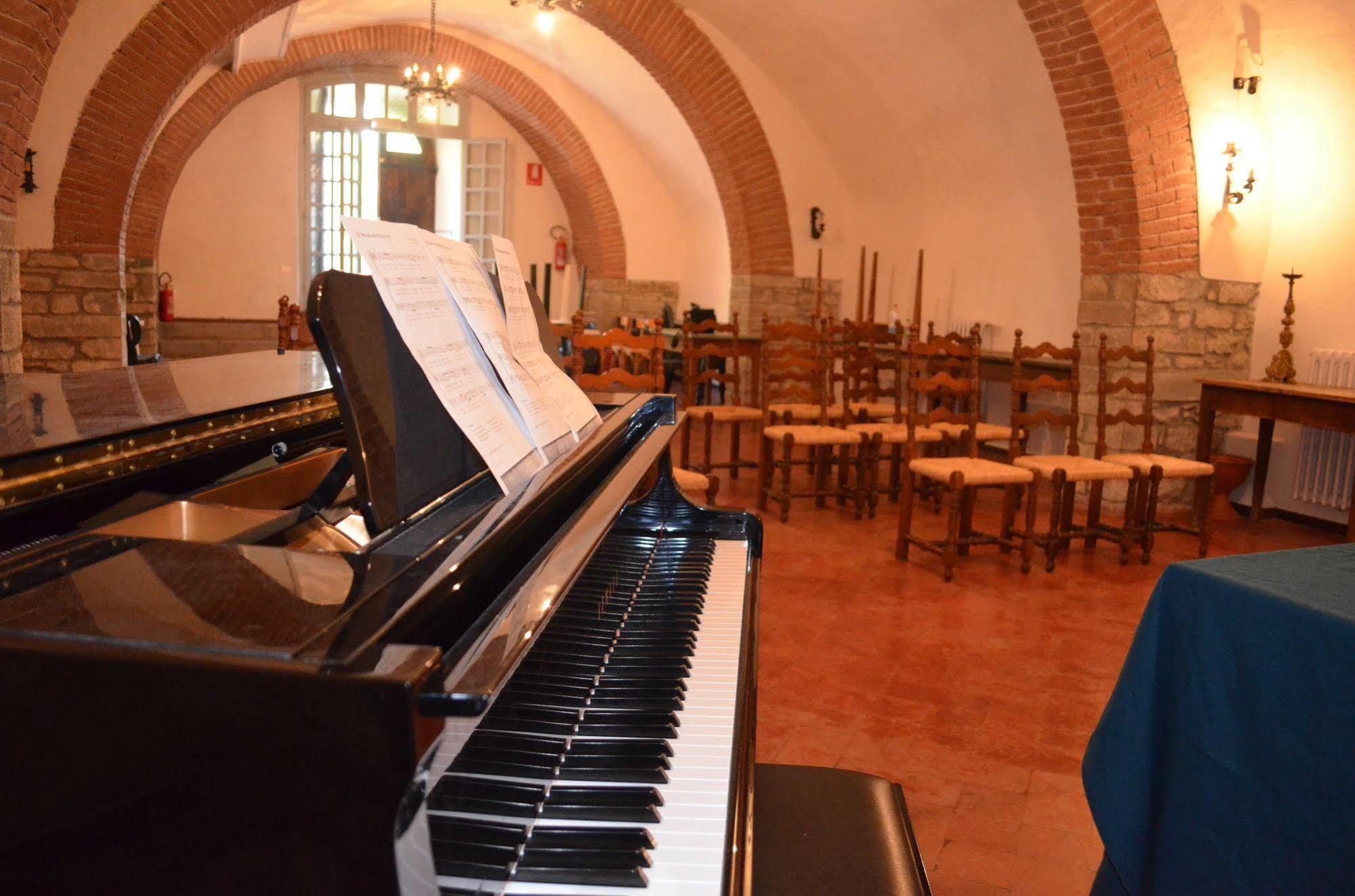 Hotel Oasi Neumann Cortona Luaran gambar
