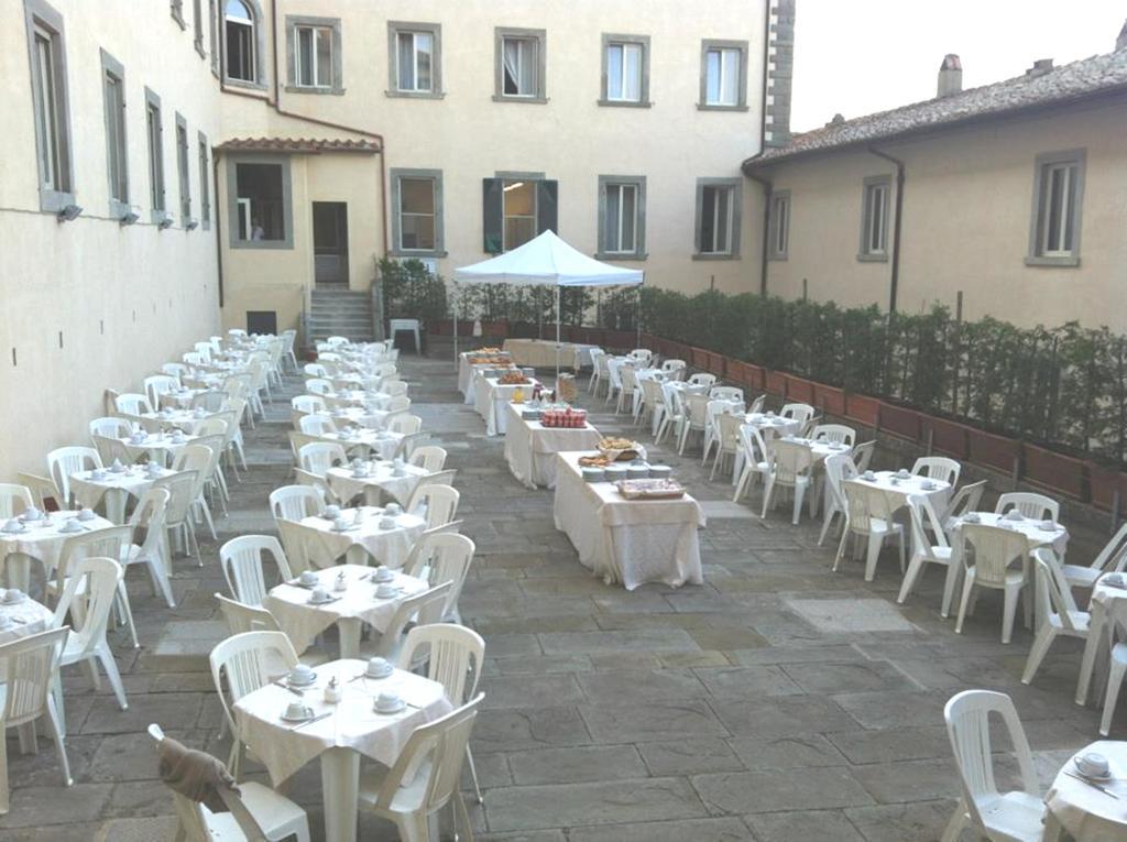 Hotel Oasi Neumann Cortona Luaran gambar